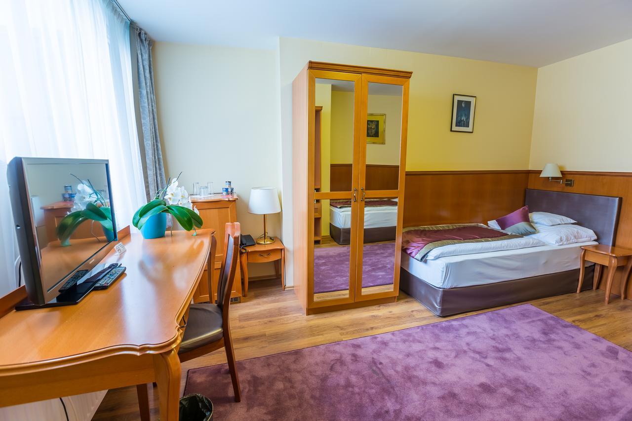 Twin Room Disability Access